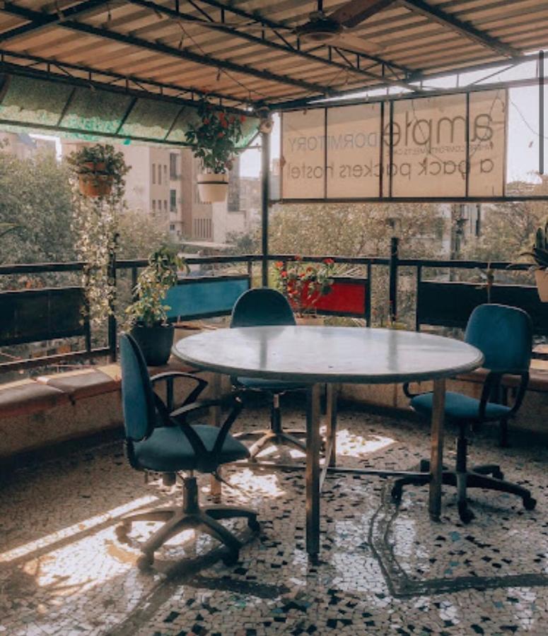 Maple Social Hubz-Hostel Mumbai Ngoại thất bức ảnh