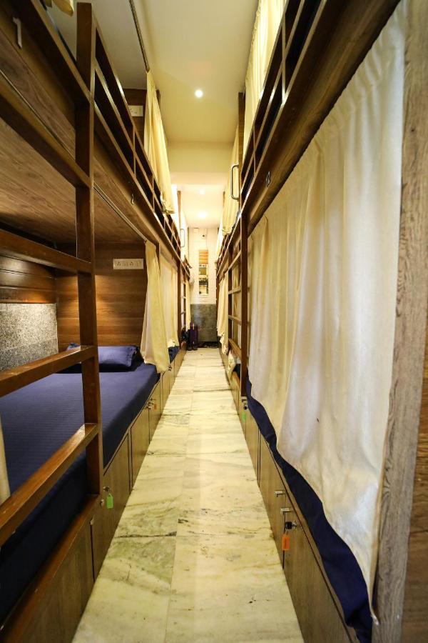Maple Social Hubz-Hostel Mumbai Ngoại thất bức ảnh
